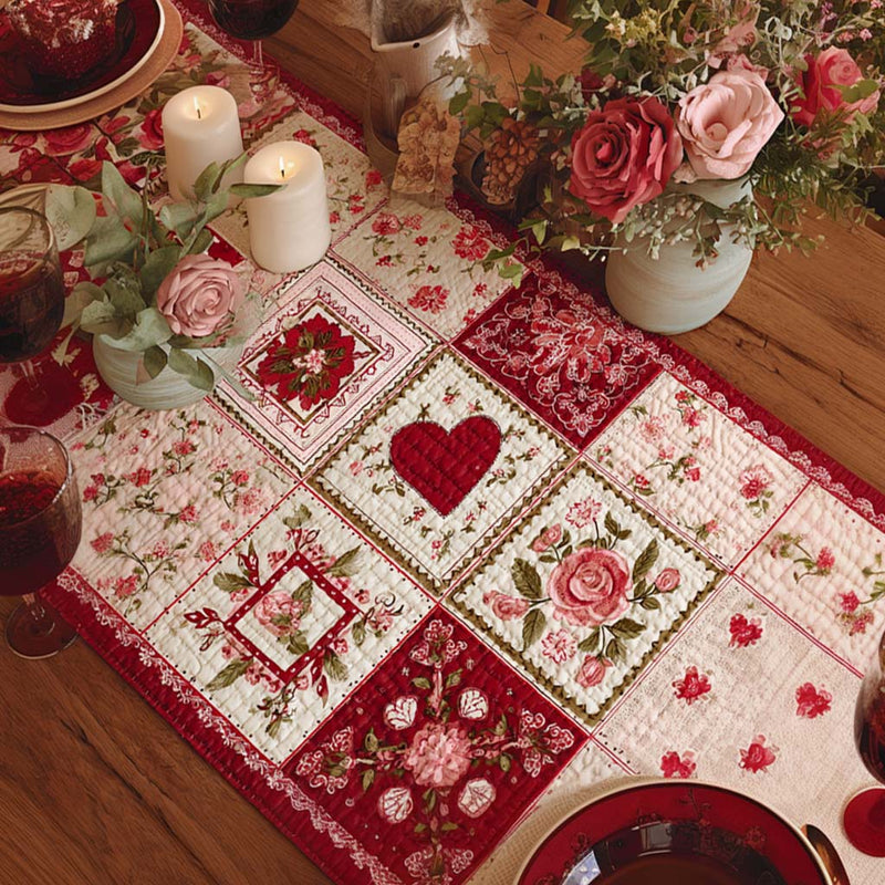 Caminho de Mesa Acolchoado - Corações e Rosas